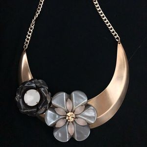 Statement necklace